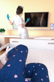 Liv Tyler - Nurse (6)